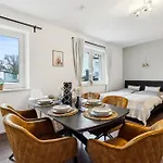 New Proud Historisches Viertel Apartment *